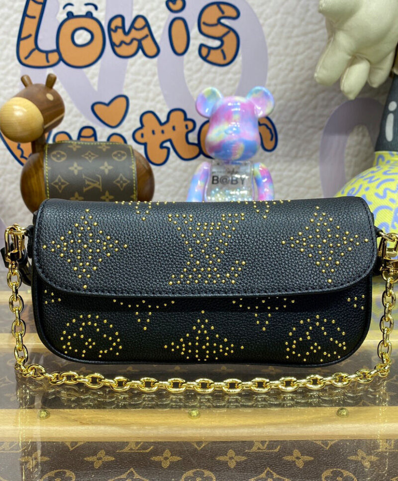 Louis Vuitton Wallet on Chain Ivy M82653 Black